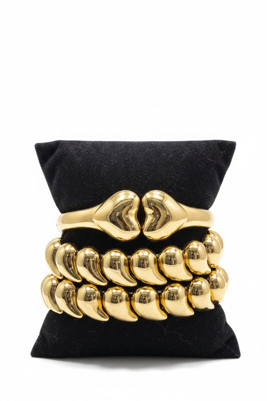 Heart clasp gold bracelet