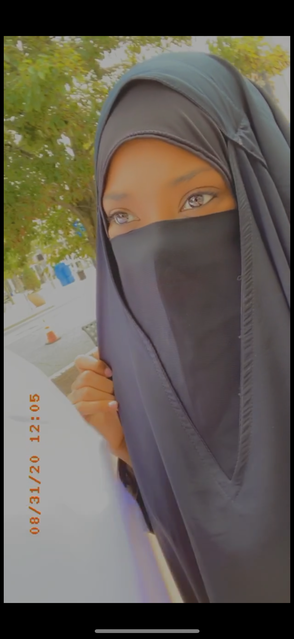 Half niqab